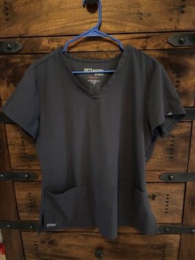 Grey's Anatomy Women's Short Sleeve V-Neck Scrub Top - Grey